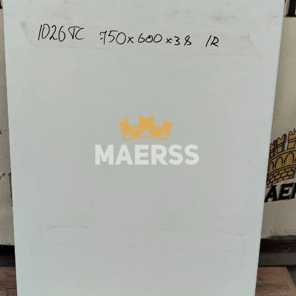 40*600*750мм 1026TC обрезок белой столешницы Duropal